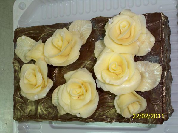 шкатулка с белыми розами